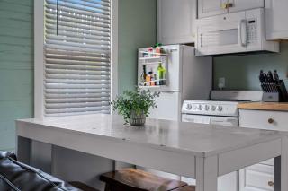 Hot Tubs - DT Duplex - Two Blocks off Forsyth Park - Savannah - 5