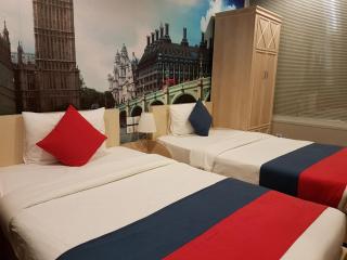 Reflections Hotel - 1