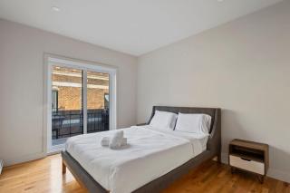 The Prestige Stay Chic and Bright 3BR in NDG - Montréal - 2