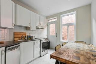 The Prestige Stay Chic and Bright 3BR in NDG - Montréal - 8