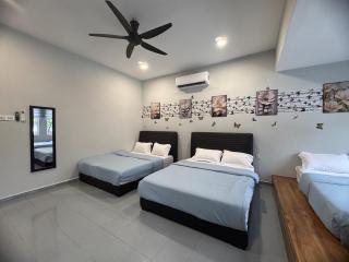 Ipoh Town Party House - 4