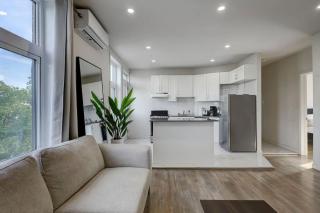Modern MTL Getaway A Sleek NDG Escape - Montréal - 9