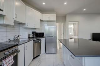 Modern MTL Getaway A Sleek NDG Escape - 2