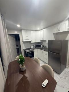 Stunning 3-Bedroom Home in MTL NDG - Montréal - 5