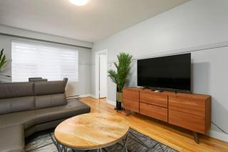Contemporary 2BR Stylish Comfort on MTL West - Montréal - 9