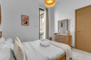 Waves - Rustic Chic 1 BR Retreat in Vibrant JVC - 4