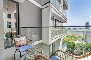 Waves - Rustic Chic 1 BR Retreat in Vibrant JVC - 0