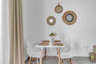 Waves - Rustic Chic 1 BR Retreat in Vibrant JVC - 1