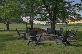 Luxury Farm House with Game room & Outdoor Retreat - Thompsons Station - 2