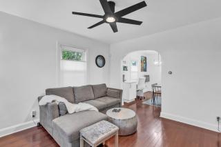 Cozy Getaway - Quiet Neighborhood Near DT townhouse - Baltimore - 9