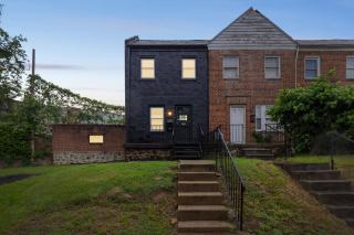 Cozy Getaway - Quiet Neighborhood Near DT townhouse - Baltimore - 3
