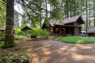 Basecamp Compound - Hot Tubs & Highland Cows - Mount Hood Village - 2