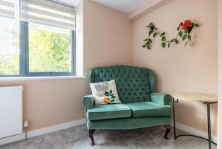 H2-Roof top-4 Bedrooms-Free Parking-Sleeps 7 - Bruton - 6