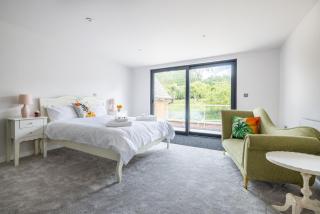 H2-Roof top-4 Bedrooms-Free Parking-Sleeps 7 - Bruton - 0