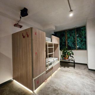 Don Hostel - 4