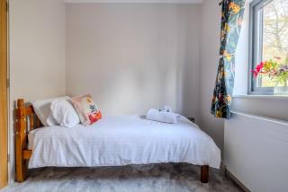 H2-Roof top-4 Bedrooms-Free Parking-Sleeps 7 - Bruton - 2