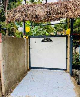 Bohol Seafront Villa Pasan Cove a resort homestay - Guindulman - 9