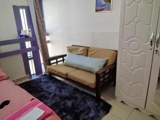 Private room with a window - Abu Dabi - 9