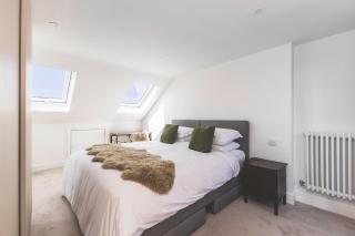 High-End 2BR 2BA with Private Outdoor Space - 5