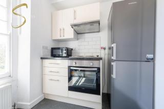 New - Stylish 4-BED Newport - FREE Parking - Newport - 7