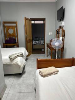 Kameeldoring Guesthouse - Zeerust - Vosburg - 3