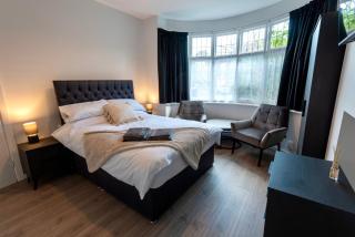 Double room in brand new 5 bed home with WiFi & TV BW Room 3 - Solihull - 0