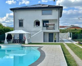 Appartamento in villa con piscina privata e vasca idromassaggio ad uso esclusivo - Rivarolo Canavese - 1