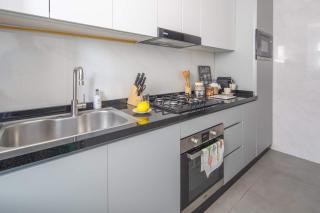 Frank Porter - Uniestate Supreme Residence - 1