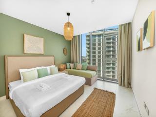 Stunning Central 2BR Lagoon View & Private Beach - 8