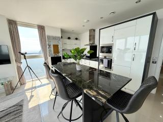 Luxury Waterfront Apartment With Panoramic View - Cardiff - 8