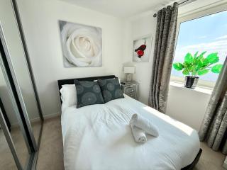 Luxury Waterfront Apartment With Panoramic View - Cardiff - 5