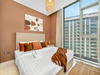 Stunning Central 2BR Lagoon View & Private Beach - 7