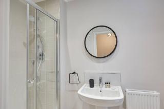 Curlew House, with parking and Abbey views! - 1