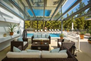 Hera's Resort with Private Pool and Lush Garden - 8