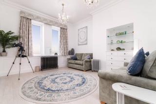 No 8 Metropole Towers, stunning sea views! - 3