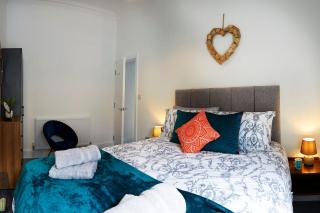Seascape - Fantastic Location With Sea Views! - Scarborough - 9