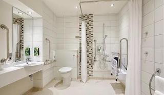 Modern En-Suite in Eltham - Eltham - 4