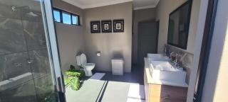 Waterfront Cottage 121 - - 6