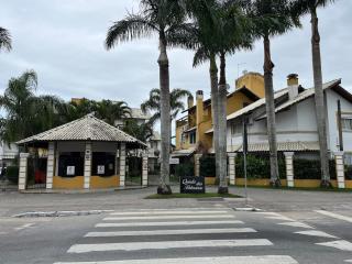 Casa Com Piscina a 300m da Praia - Florianópolis - 1