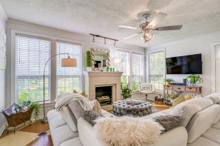 1 Mi to Dtwn Family-Friendly Brenham Bungalow! - 7