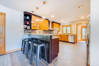 Pool Hot Tub and Mins to Beach - Southern Shores - 1
