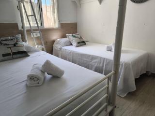 Cozy Bungalow with Private Terrace and Communal Pool in Torrevieja - Torrevieja - 6