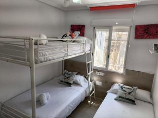 Cozy Bungalow with Private Terrace and Communal Pool in Torrevieja - 5