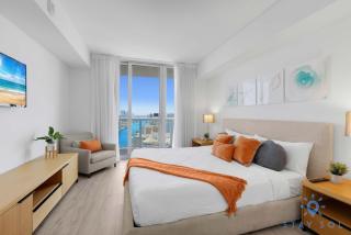 Infinite View Balcony Pool Gym - Hallandale Beach - 7
