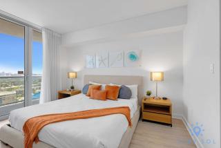 Infinite View Balcony Pool Gym - Hallandale Beach - 4