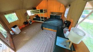 Waterfront Glamping Retreat near Lake Livingston - 7