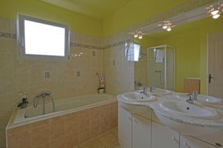 maison 3 chambres avec piscine - 9
