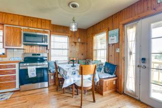 Waterfront Texas Abode with Boat Ramp, Pets Welcome - Sargent - 4