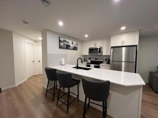 2-Bedroom Suite Near YYC Airport - Calgary - 5