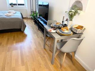 bella casa - Business&Family, Schloßblick, Parkplatz, SmartTV, Netflix, Waschmaschine, 24h Checkin, 31qm, AP 7 - Ludwigsburg - 1